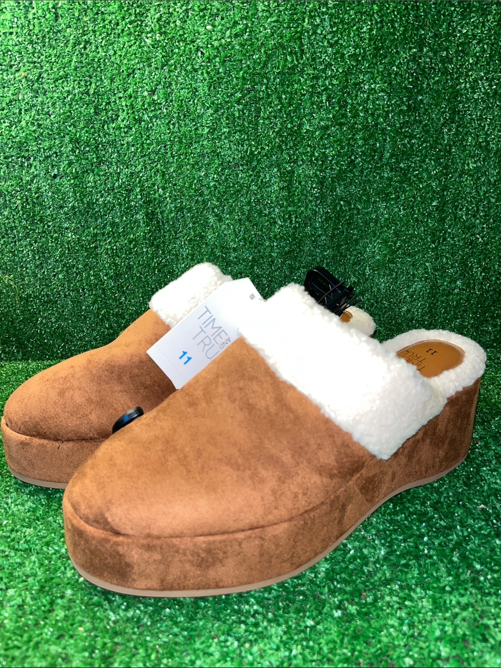 Time and Tru Sherpa Lined Faux Suede Clogs Brown Size 11 NEW WITH TAGS
